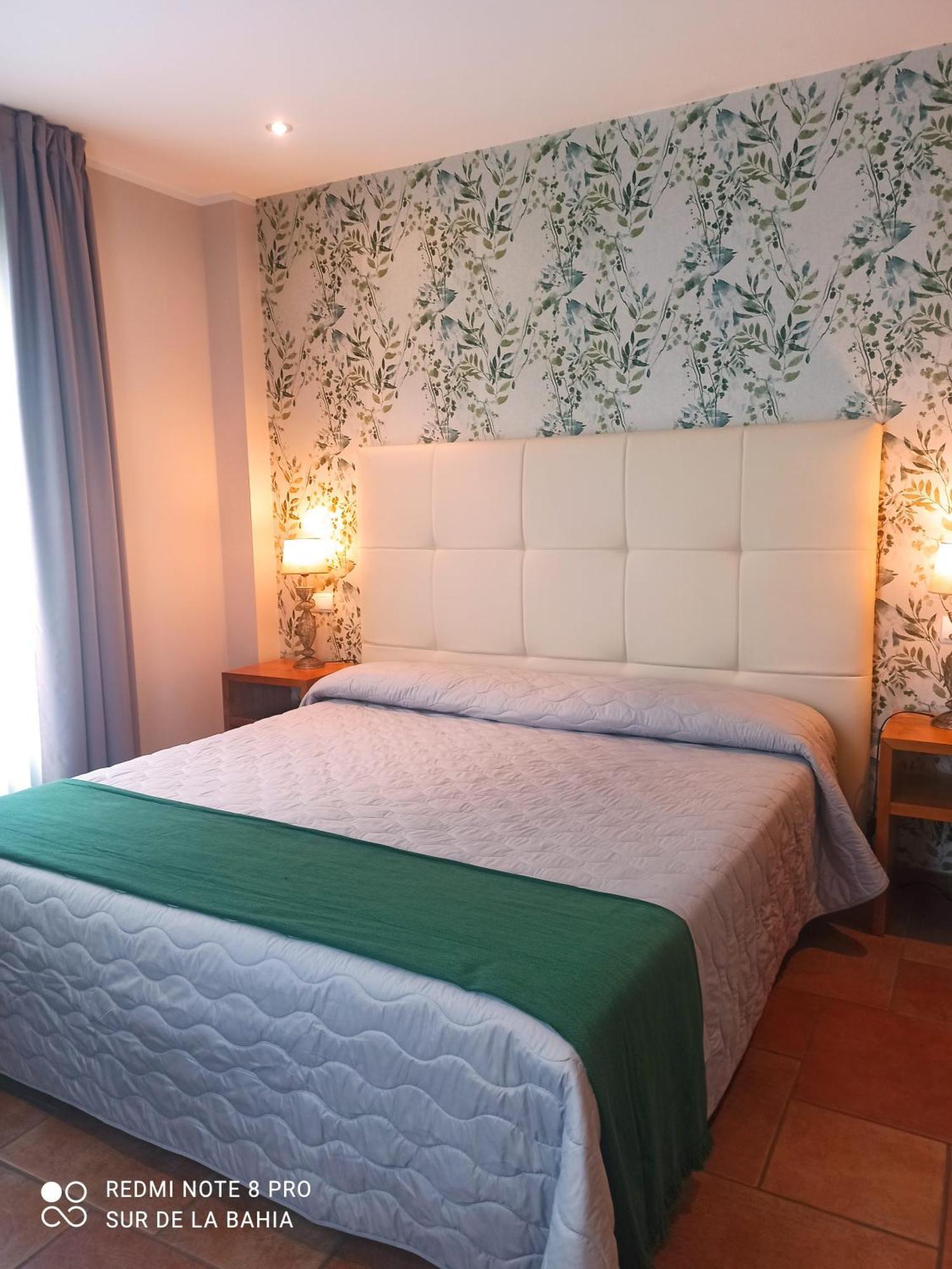 Hotel Y Sur De La Bahia 2*